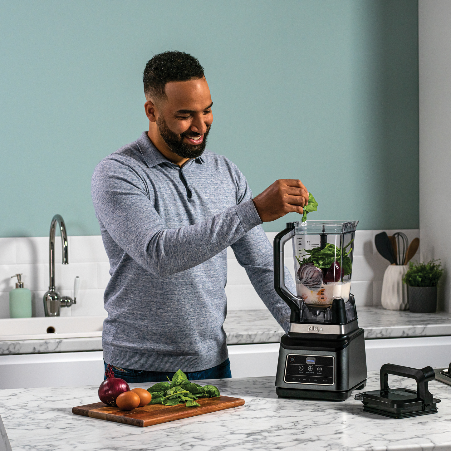 Ninja 2-in-1 Blender with Auto-IQ BN750UK