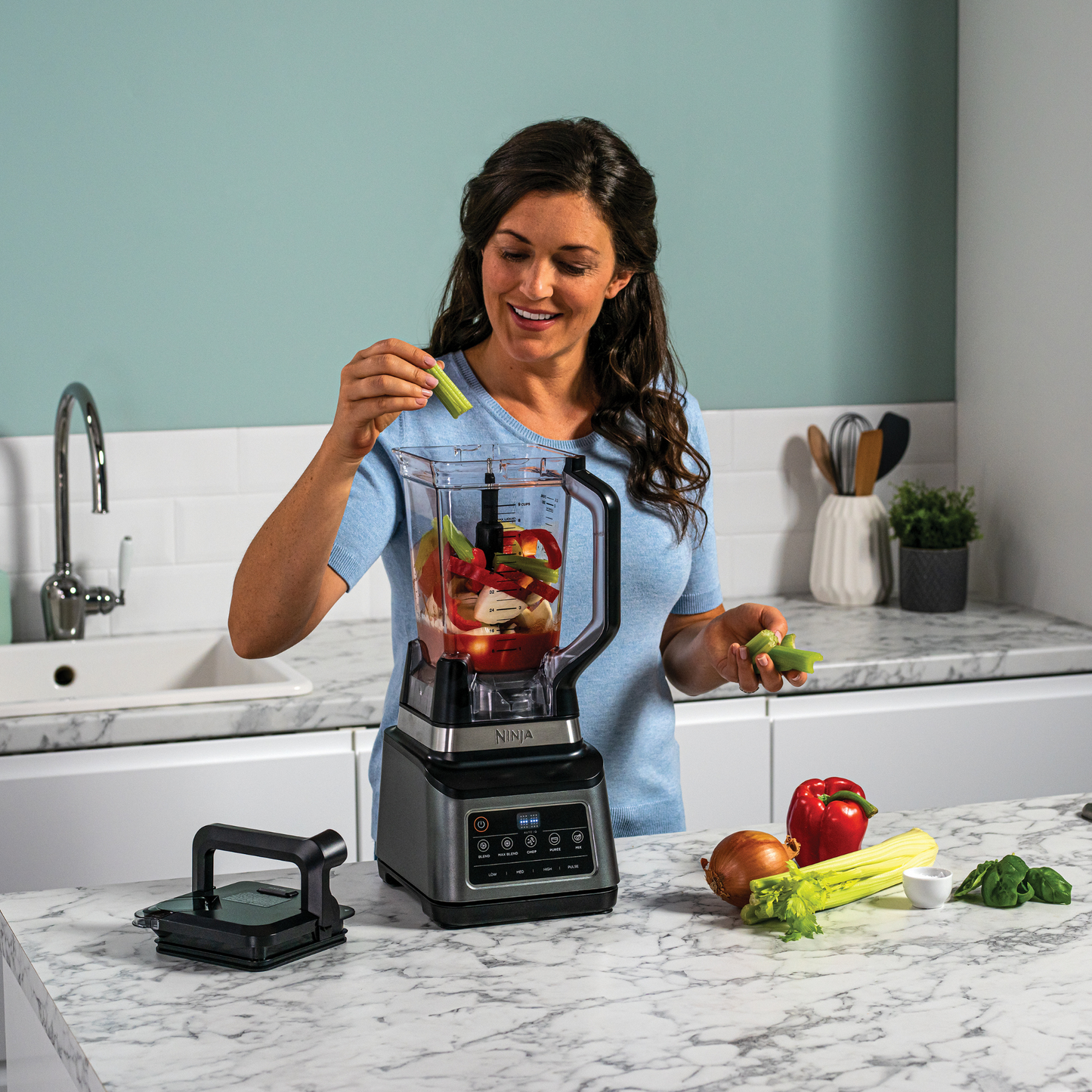 Ninja 3-in-1 Food Processor with Auto-IQ BN800UK