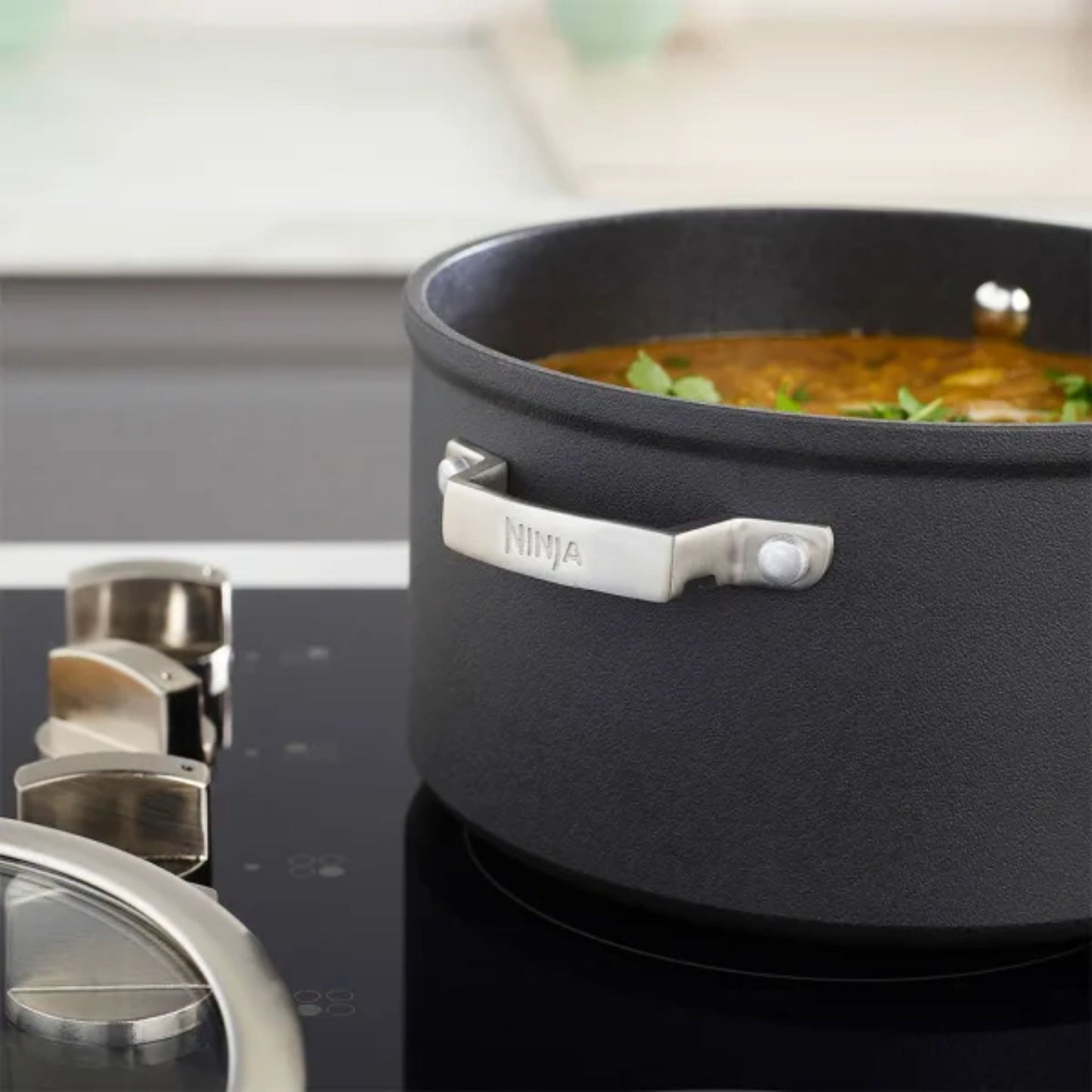 Ninja ZEROSTICK Stackable 5-Piece Pan Set - C55000UK