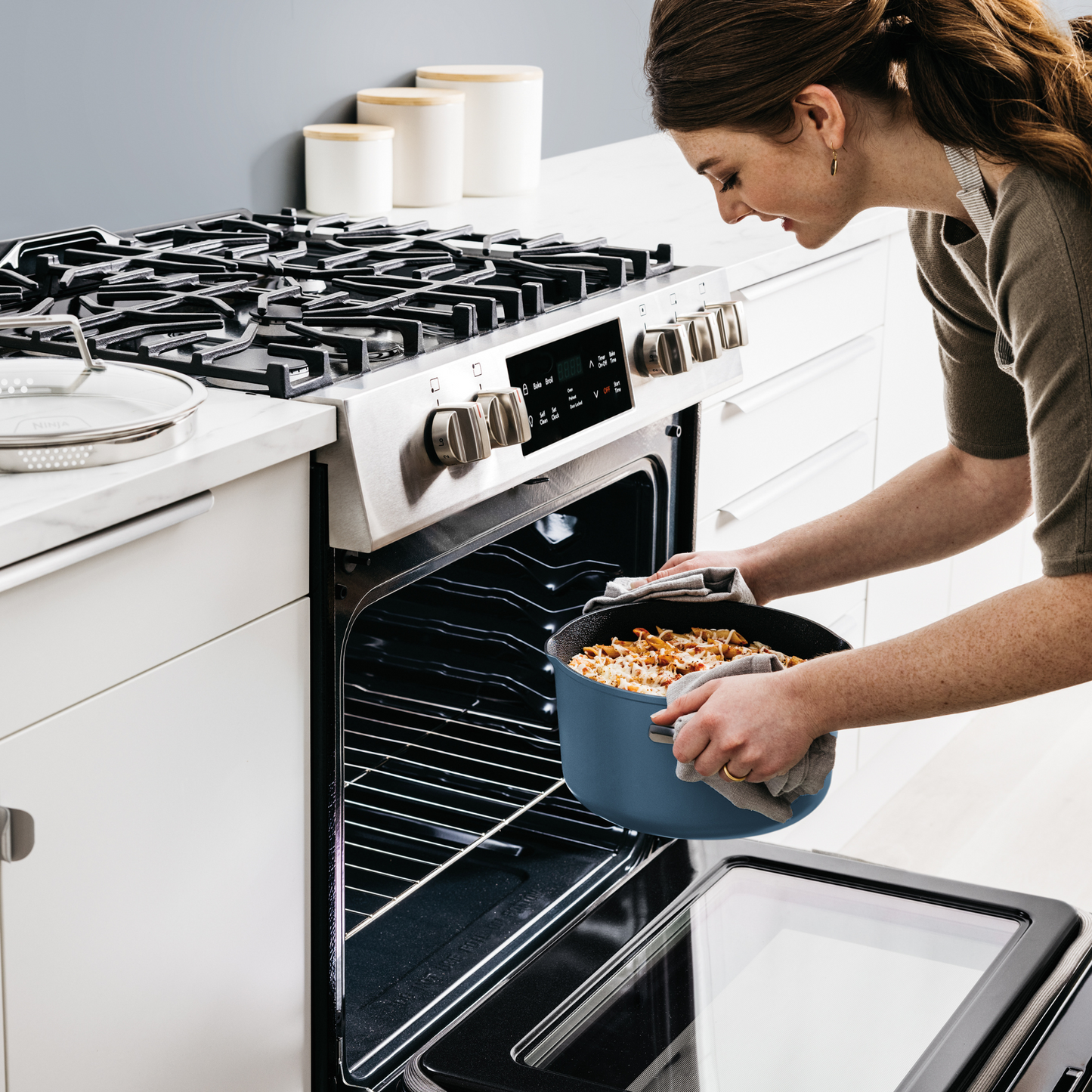 Ninja Foodi 8-in-1 PossiblePot with ZEROSTICK [Blue Macaroon] CW202BLUK