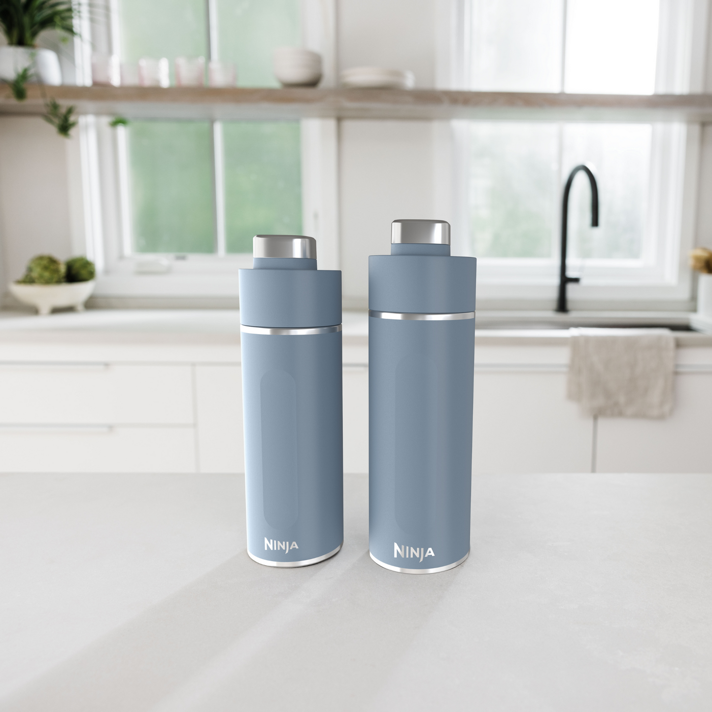 Ninja Thirsti 530 ml Travel Bottle – Blue DW1801EUUKBL