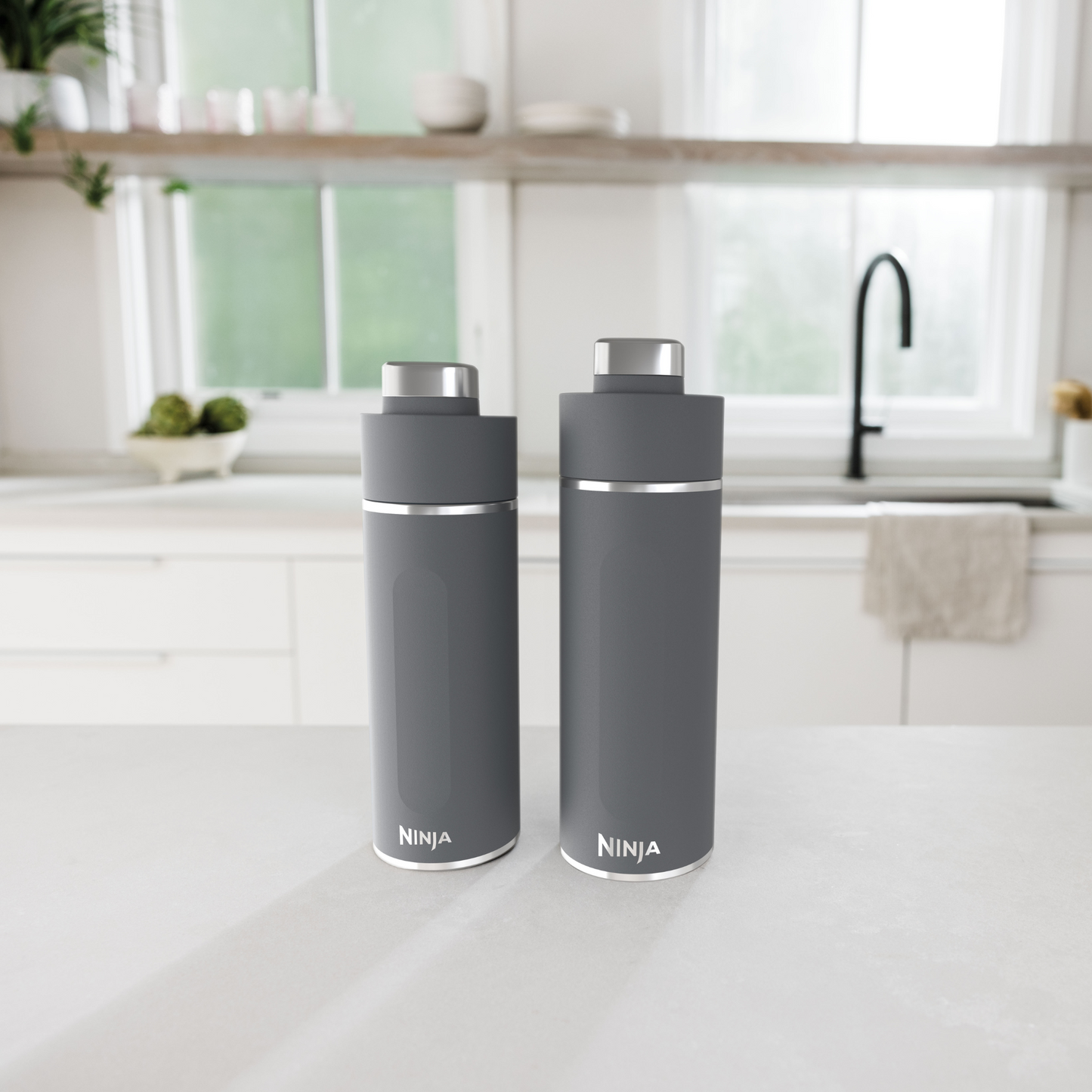 Ninja Thirsti 530 ml Travel Bottle – Grey DW1801EUUKGY