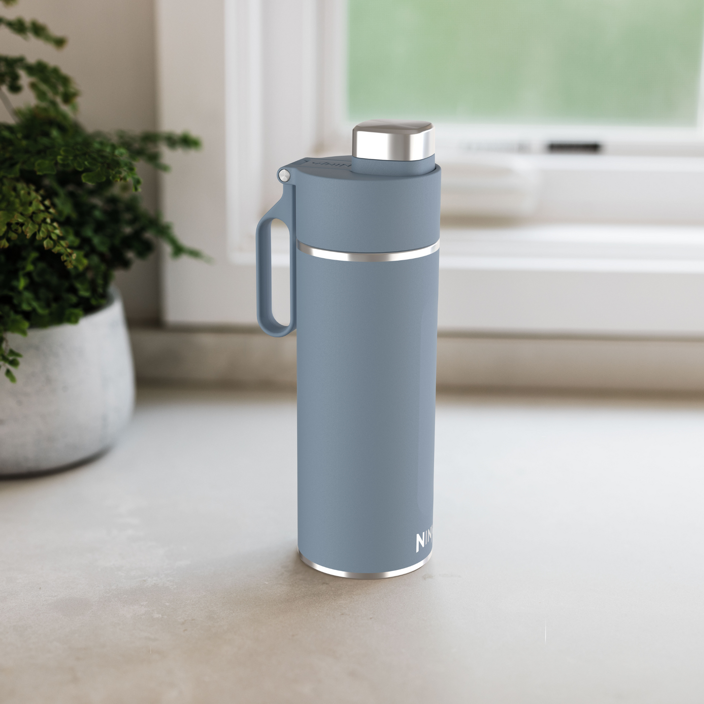 Ninja Thirsti 700 ml Travel Bottle – Blue DW2401EUUKBL