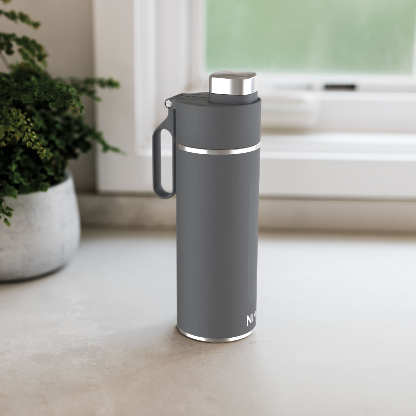 Ninja Thirsti 700 ml Travel Bottle – Grey DW2401EUUKGY