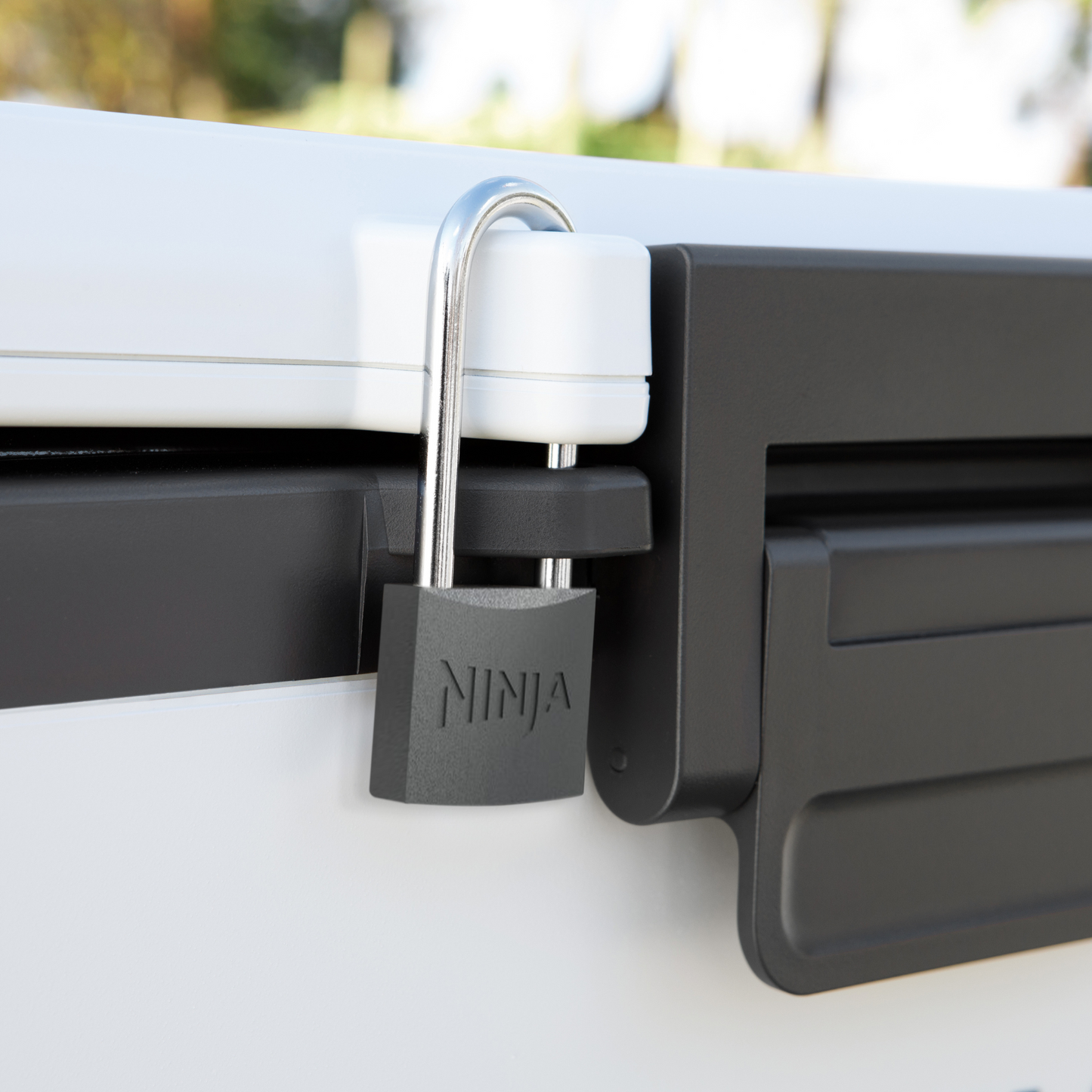 Ninja FrostVault 50QT/47L Hard Cooler - Cloud White FB151UKWH