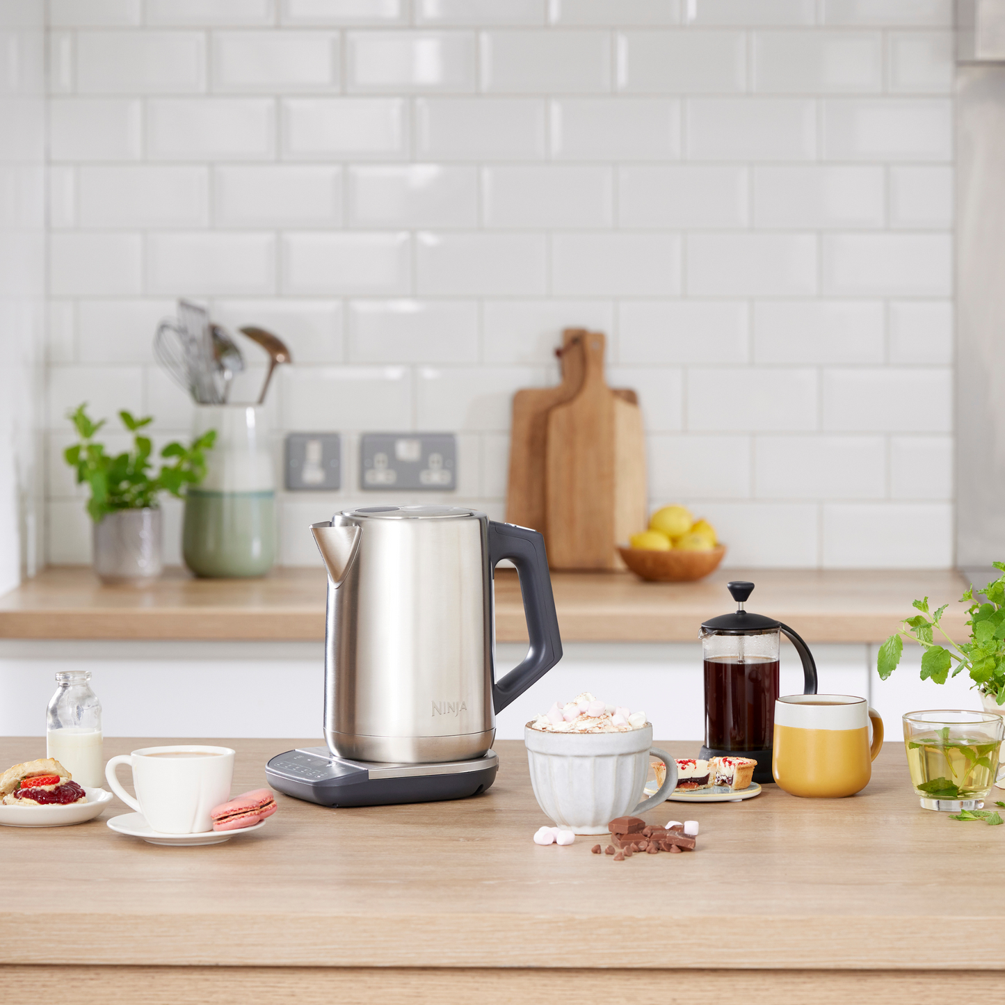 Ninja Stainless Steel Perfect Temperature Kettle, Rapid Boil – KT201UK