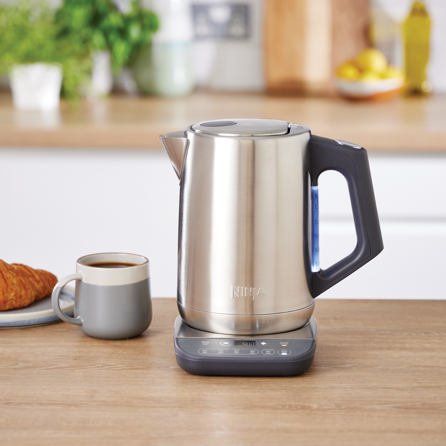 Ninja Stainless Steel Perfect Temperature Kettle, Rapid Boil – KT201UK