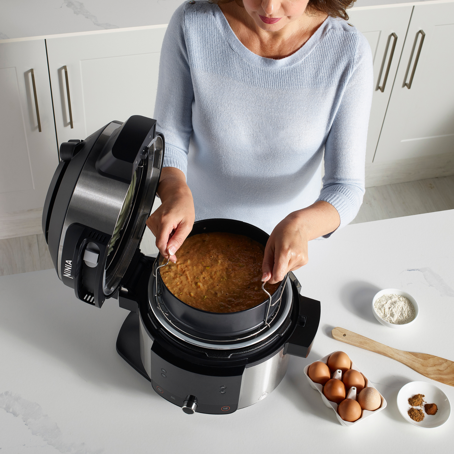 Ninja Foodi 11-in-1 SmartLid Multi-Cooker 6L OL550UK