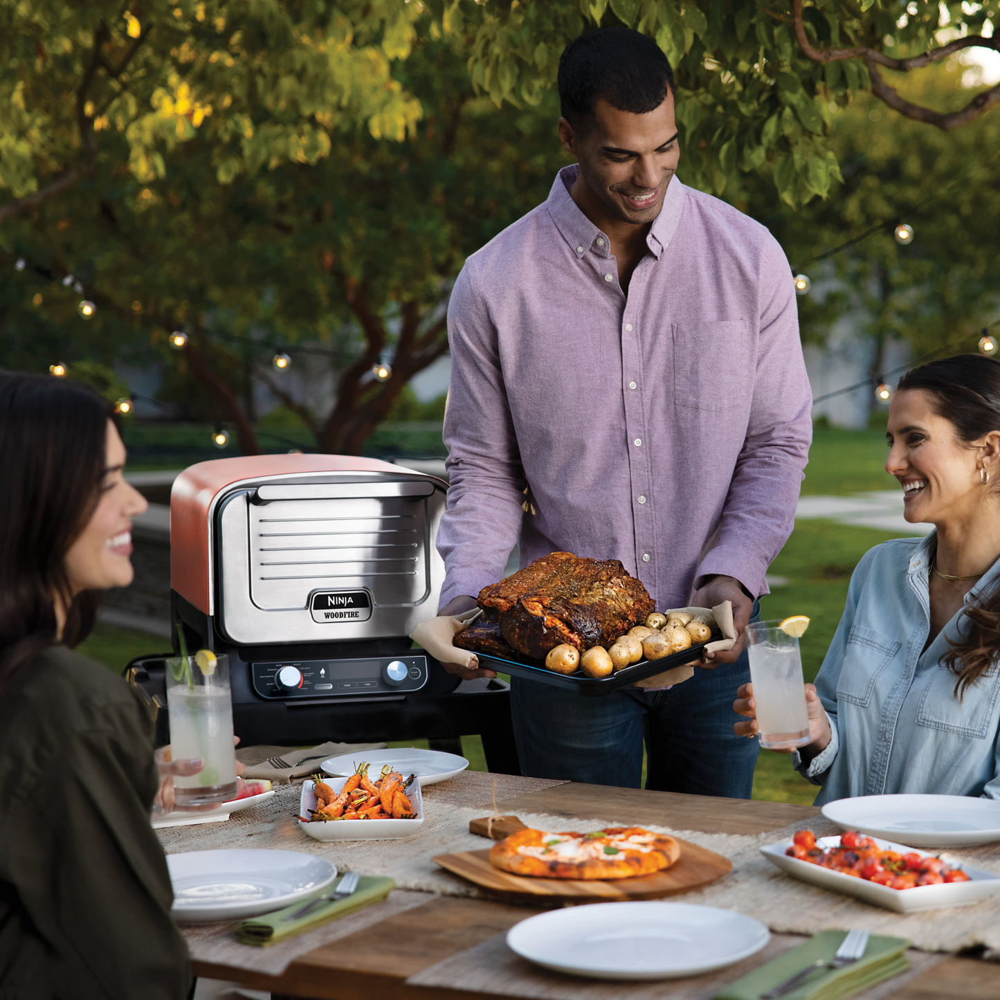 Ninja Woodfire Electric Outdoor Oven, Artisan Pizza Maker and BBQ Smoker OO101UK